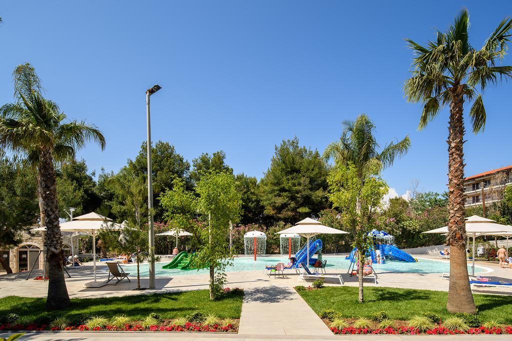 Portes Beach Hotel Nea Poteidaia Exteriör bild